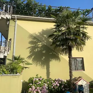 Xhou's Hostel Shkodër