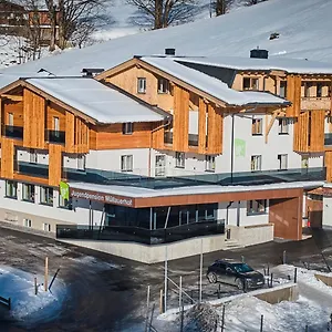 https://jugendpension-mullauerhof.saalbachhinterglemmhotels.com