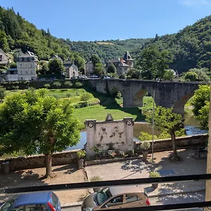 Chez Cornelia Couette-café Estaing (Aveyron)